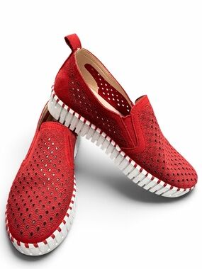 Ilse Jacobsen Tulip Sneaker Red Perforated Slip-On Loafers size 40 / 10 women